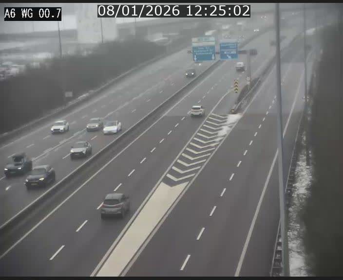 <h2>Traffic live webcam Luxembourg Croix de Cessange - A6 - BK 0.7 - direction A3 France</h2>