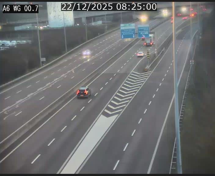 <h2>Traffic live webcam Luxembourg Croix de Cessange - A6 - BK 0.7 - direction A3 France</h2>