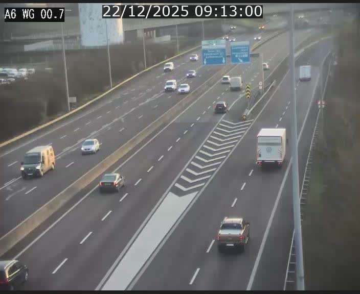 <h2>Traffic live webcam Luxembourg Croix de Cessange - A6 - BK 0.7 - direction A3 France</h2>