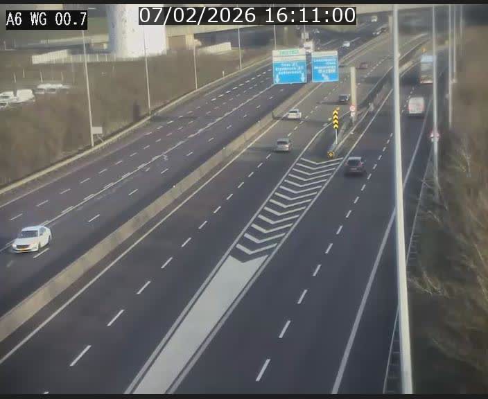 Traffic live webcam Luxembourg Croix de Cessange - A6 - BK 0.7 - direction A3 France