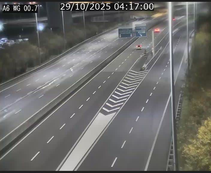 Traffic live webcam Luxembourg Croix de Cessange - A6 - BK 0.7 - direction A3 France