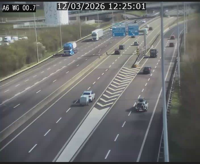Traffic live webcam Luxembourg Croix de Cessange - A6 - BK 0.7 - direction A3 France