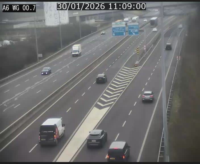 <h2>Traffic live webcam Luxembourg Croix de Cessange - A6 - BK 0.7 - direction A3 France</h2>