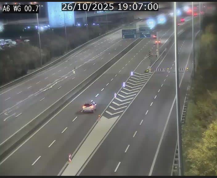 <h2>Traffic live webcam Luxembourg Croix de Cessange - A6 - BK 0.7 - direction A3 France</h2>