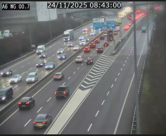 <h2>Traffic live webcam Luxembourg Croix de Cessange - A6 - BK 0.7 - direction A3 France</h2>