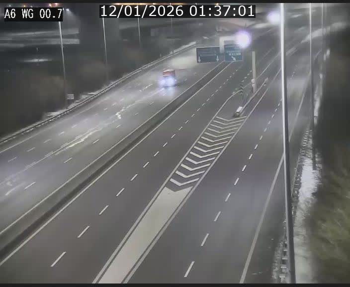<h2>Traffic live webcam Luxembourg Croix de Cessange - A6 - BK 0.7 - direction A3 France</h2>