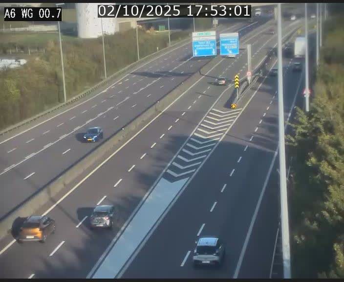 Traffic live webcam Luxembourg Croix de Cessange - A6 - BK 0.7 - direction A3 France