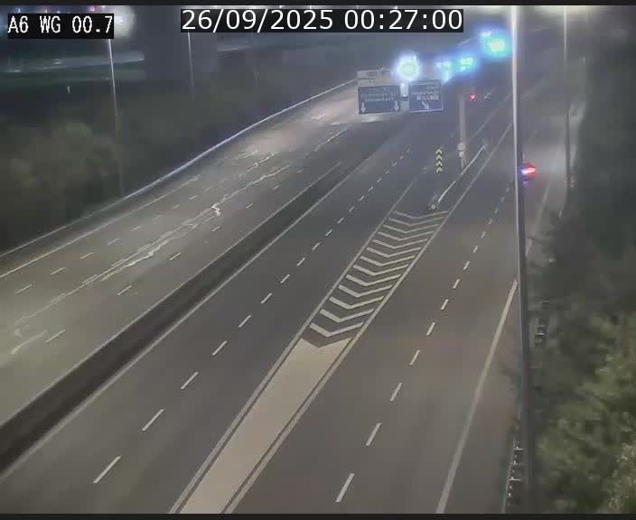 <h2>Traffic live webcam Luxembourg Croix de Cessange - A6 - BK 0.7 - direction A3 France</h2>