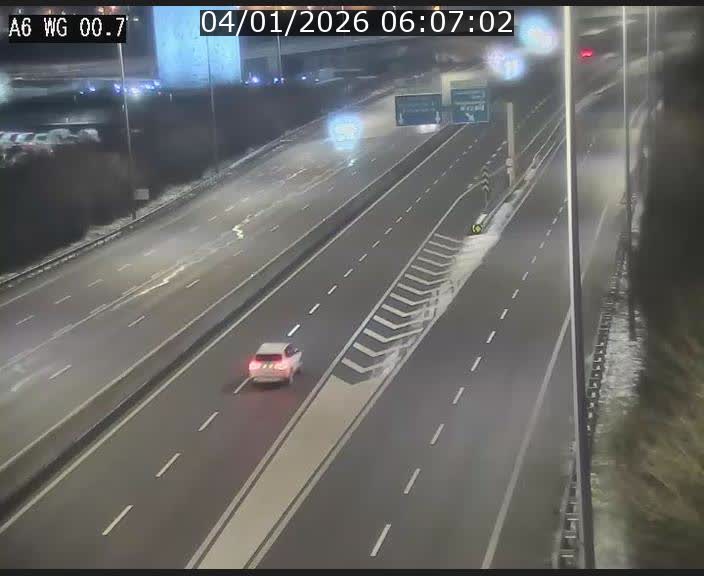 <h2>Traffic live webcam Luxembourg Croix de Cessange - A6 - BK 0.7 - direction A3 France</h2>