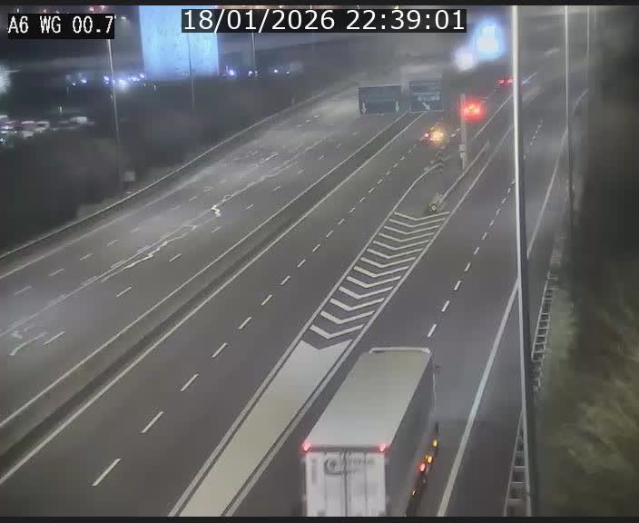 <h2>Traffic live webcam Luxembourg Croix de Cessange - A6 - BK 0.7 - direction A3 France</h2>