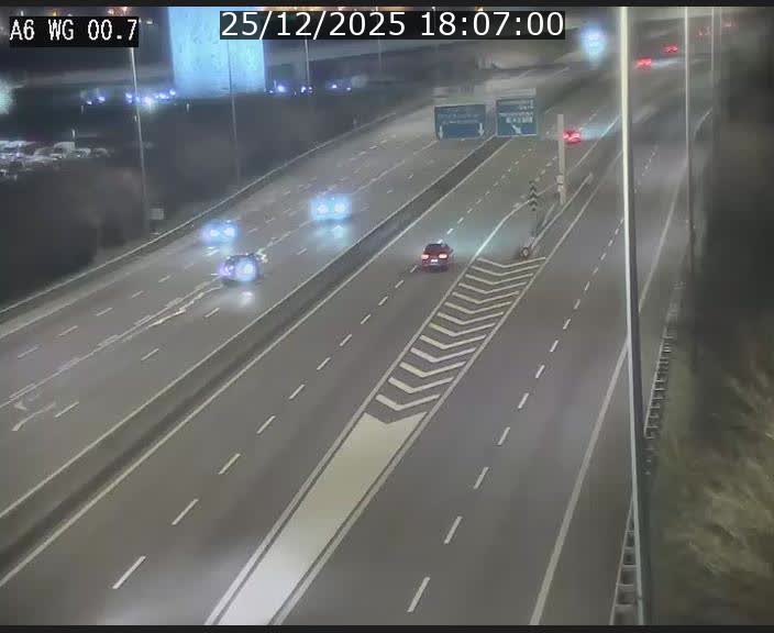 <h2>Traffic live webcam Luxembourg Croix de Cessange - A6 - BK 0.7 - direction A3 France</h2>