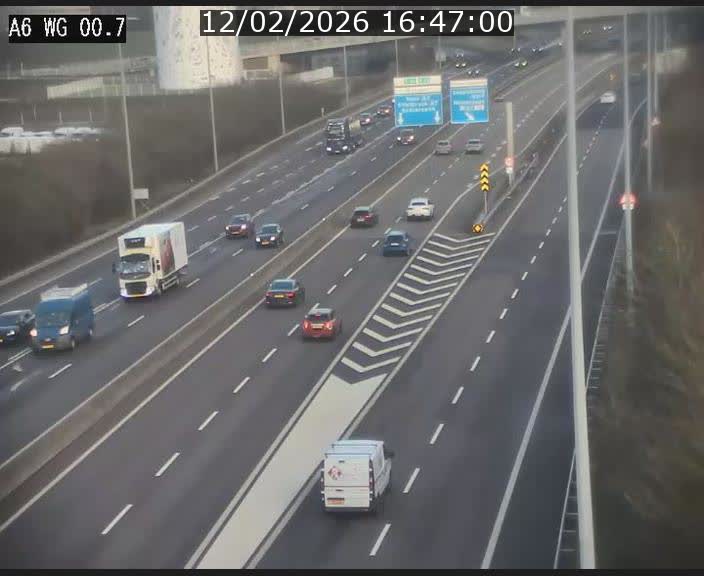 <h2>Traffic live webcam Luxembourg Croix de Cessange - A6 - BK 0.7 - direction A3 France</h2>