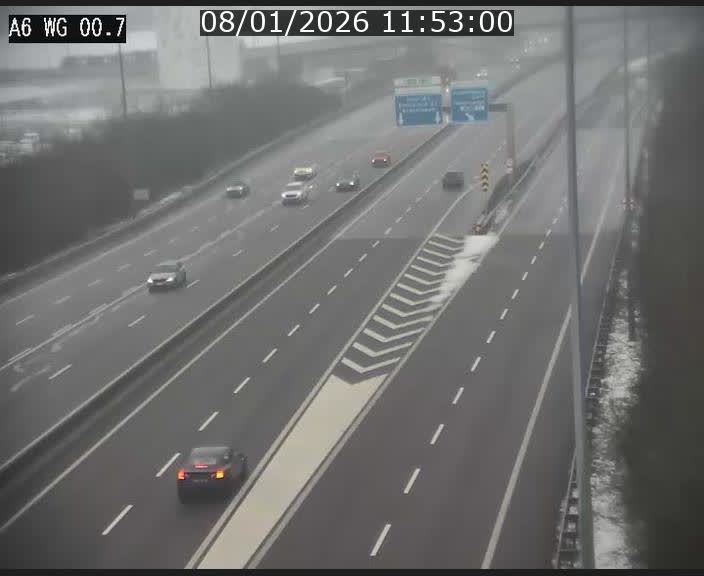 <h2>Traffic live webcam Luxembourg Croix de Cessange - A6 - BK 0.7 - direction A3 France</h2>