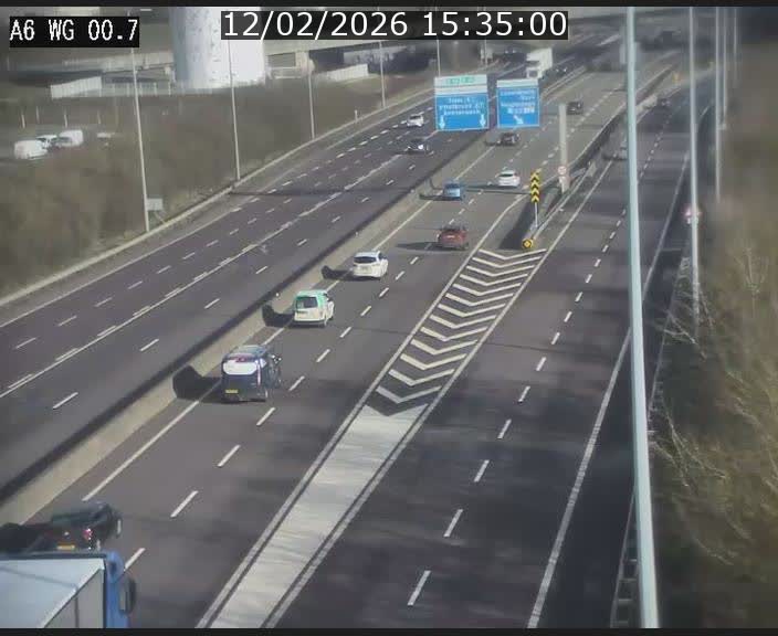 <h2>Traffic live webcam Luxembourg Croix de Cessange - A6 - BK 0.7 - direction A3 France</h2>
