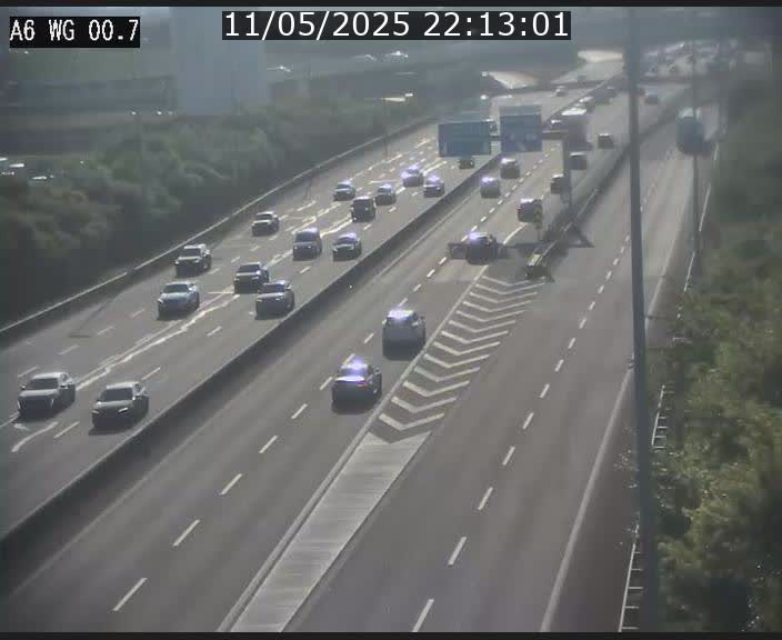 Traffic live webcam Luxembourg Croix de Cessange - A6 - BK 0.7 - direction A3 France