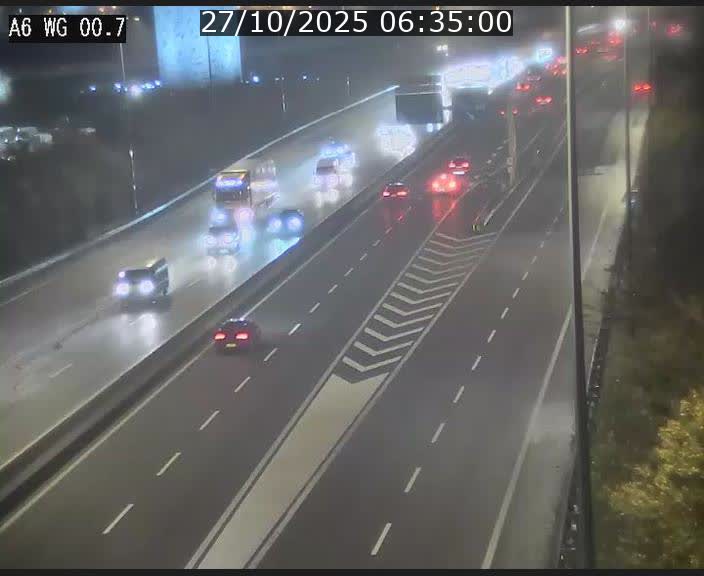 <h2>Traffic live webcam Luxembourg Croix de Cessange - A6 - BK 0.7 - direction A3 France</h2>