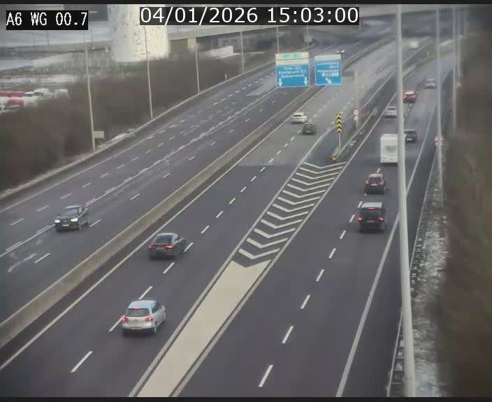 <h2>Traffic live webcam Luxembourg Croix de Cessange - A6 - BK 0.7 - direction A3 France</h2>
