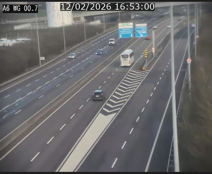 <h2>Traffic live webcam Luxembourg Croix de Cessange - A6 - BK 0.7 - direction A3 France</h2>