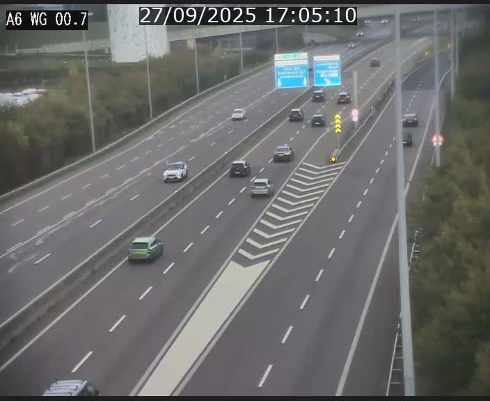<h2>Traffic live webcam Luxembourg Croix de Cessange - A6 - BK 0.7 - direction A3 France</h2>