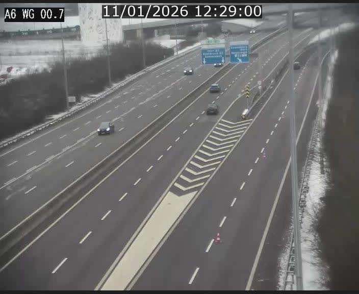 <h2>Traffic live webcam Luxembourg Croix de Cessange - A6 - BK 0.7 - direction A3 France</h2>
