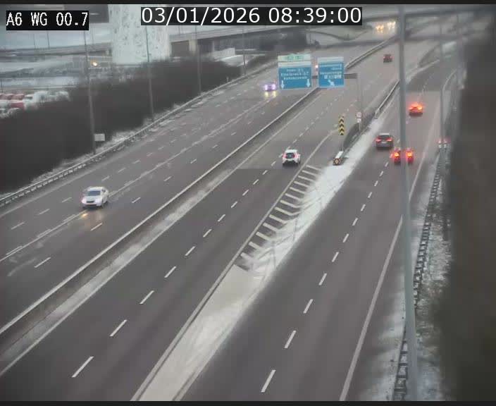 <h2>Traffic live webcam Luxembourg Croix de Cessange - A6 - BK 0.7 - direction A3 France</h2>