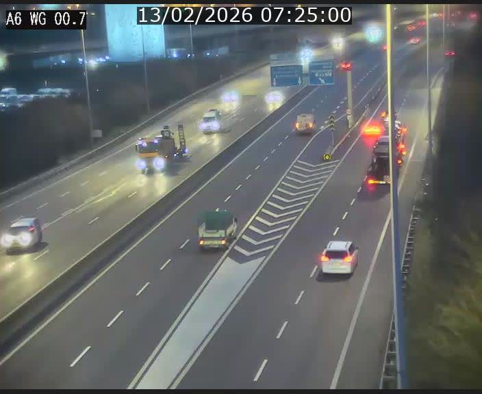 <h2>Traffic live webcam Luxembourg Croix de Cessange - A6 - BK 0.7 - direction A3 France</h2>