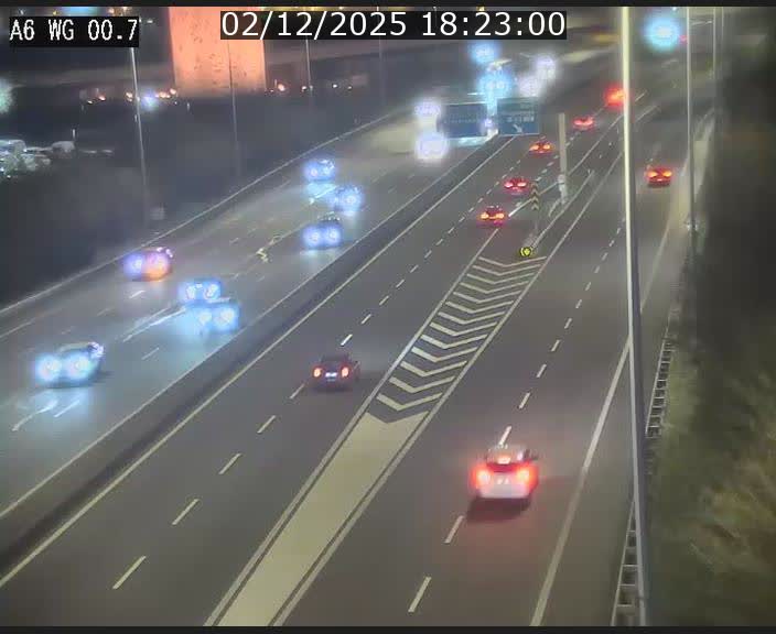 <h2>Traffic live webcam Luxembourg Croix de Cessange - A6 - BK 0.7 - direction A3 France</h2>