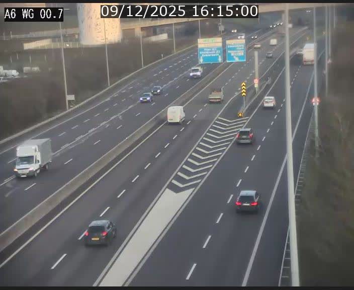 <h2>Traffic live webcam Luxembourg Croix de Cessange - A6 - BK 0.7 - direction A3 France</h2>