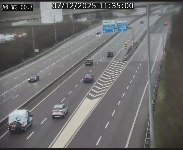 <h2>Traffic live webcam Luxembourg Croix de Cessange - A6 - BK 0.7 - direction A3 France</h2>