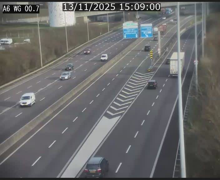 <h2>Traffic live webcam Luxembourg Croix de Cessange - A6 - BK 0.7 - direction A3 France</h2>