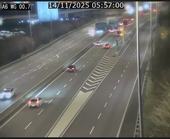 <h2>Traffic live webcam Luxembourg Croix de Cessange - A6 - BK 0.7 - direction A3 France</h2>