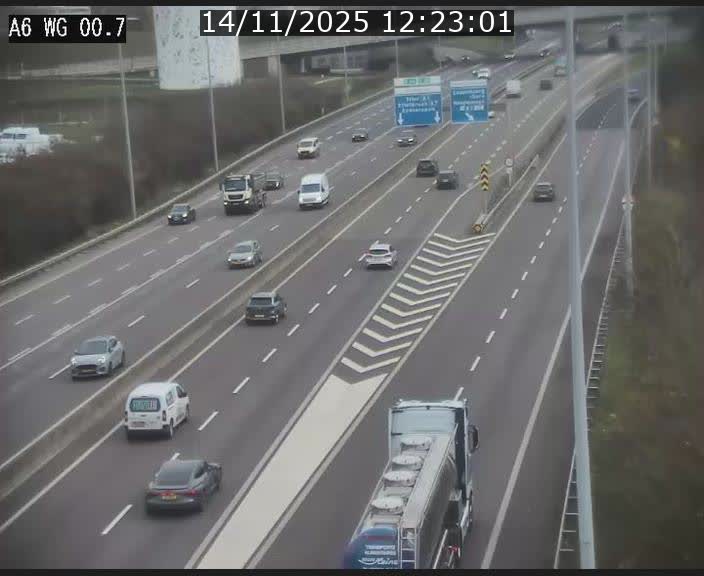 <h2>Traffic live webcam Luxembourg Croix de Cessange - A6 - BK 0.7 - direction A3 France</h2>