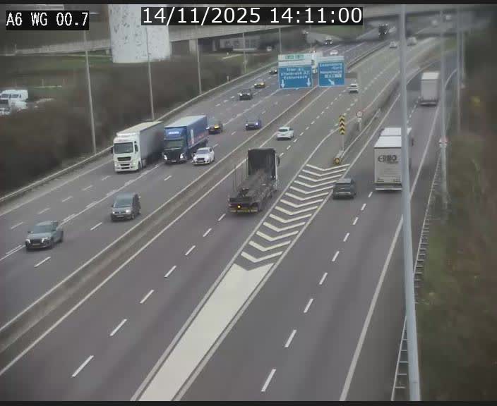 <h2>Traffic live webcam Luxembourg Croix de Cessange - A6 - BK 0.7 - direction A3 France</h2>