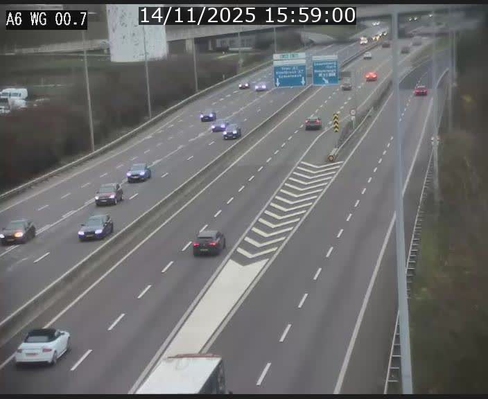 <h2>Traffic live webcam Luxembourg Croix de Cessange - A6 - BK 0.7 - direction A3 France</h2>