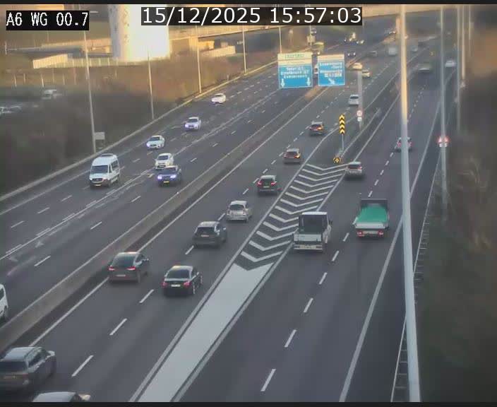 <h2>Traffic live webcam Luxembourg Croix de Cessange - A6 - BK 0.7 - direction A3 France</h2>