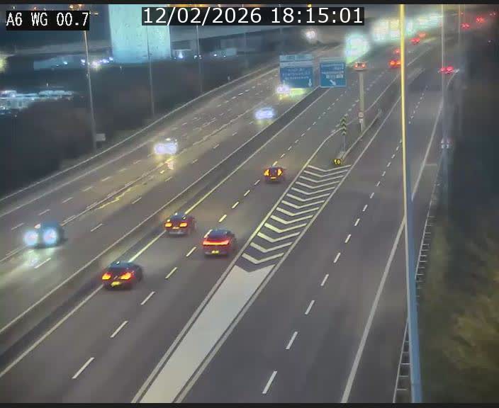 <h2>Traffic live webcam Luxembourg Croix de Cessange - A6 - BK 0.7 - direction A3 France</h2>