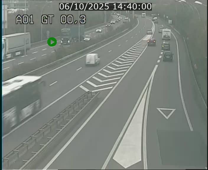 <h2>Traffic live webcam Luxembourg Croix de Gasperich - A1 direction Kirchberg - BK 0.3</h2>