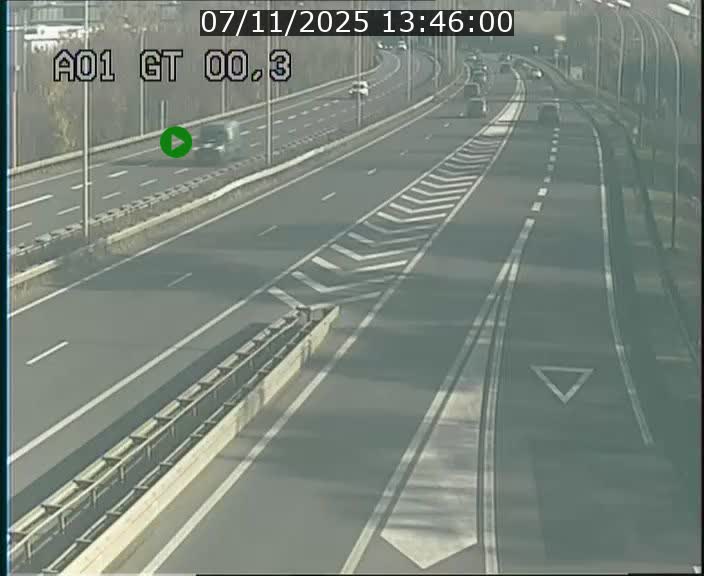 <h2>Traffic live webcam Luxembourg Croix de Gasperich - A1 direction Kirchberg - BK 0.3</h2>