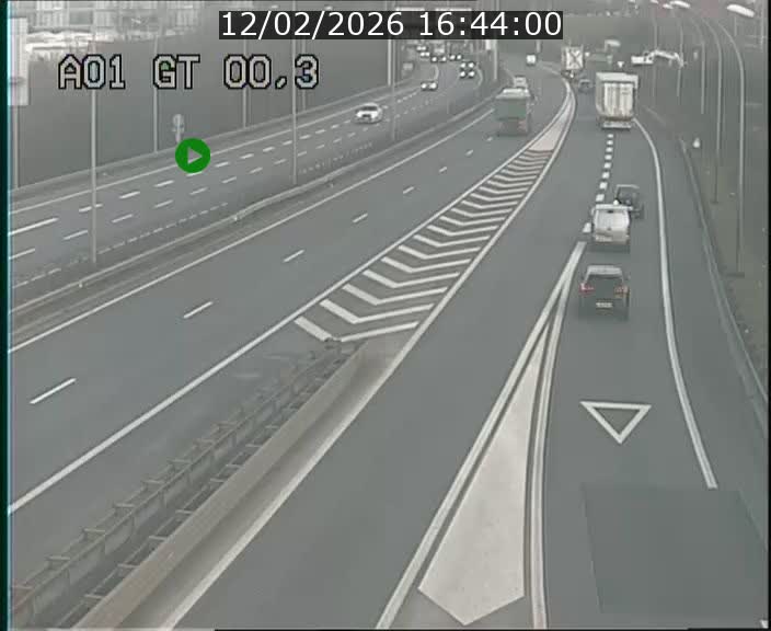<h2>Traffic live webcam Luxembourg Croix de Gasperich - A1 direction Kirchberg - BK 0.3</h2>