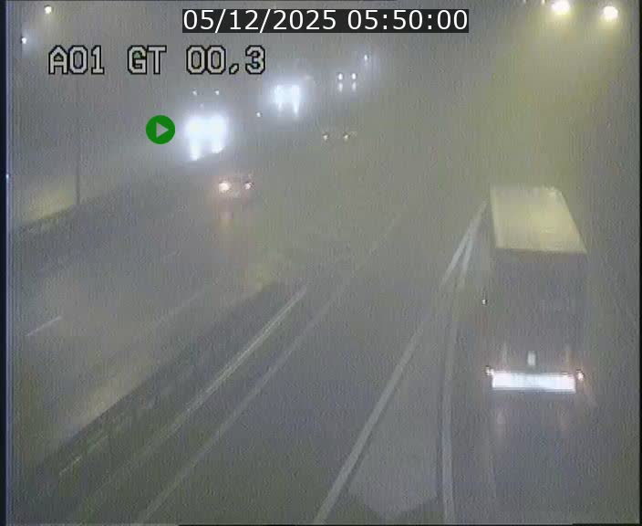 <h2>Traffic live webcam Luxembourg Croix de Gasperich - A1 direction Kirchberg - BK 0.3</h2>