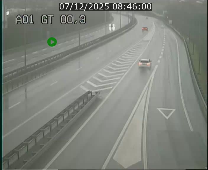 <h2>Traffic live webcam Luxembourg Croix de Gasperich - A1 direction Kirchberg - BK 0.3</h2>