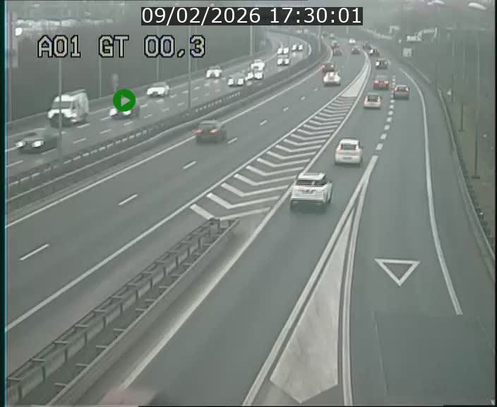 <h2>Traffic live webcam Luxembourg Croix de Gasperich - A1 direction Kirchberg - BK 0.3</h2>
