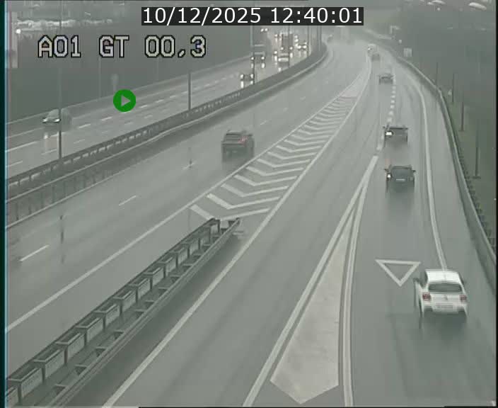 <h2>Traffic live webcam Luxembourg Croix de Gasperich - A1 direction Kirchberg - BK 0.3</h2>