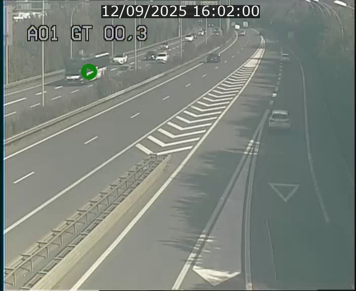 <h2>Traffic live webcam Luxembourg Croix de Gasperich - A1 direction Kirchberg - BK 0.3</h2>
