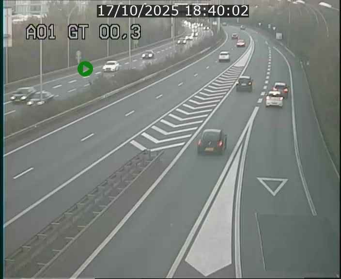 <h2>Traffic live webcam Luxembourg Croix de Gasperich - A1 direction Kirchberg - BK 0.3</h2>