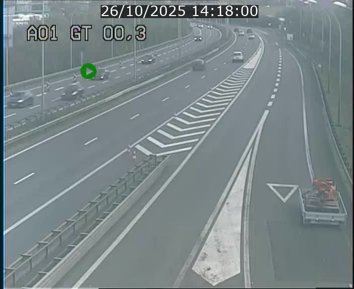 <h2>Traffic live webcam Luxembourg Croix de Gasperich - A1 direction Kirchberg - BK 0.3</h2>