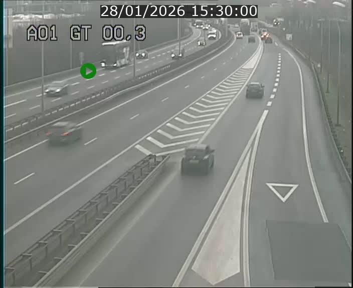 <h2>Traffic live webcam Luxembourg Croix de Gasperich - A1 direction Kirchberg - BK 0.3</h2>