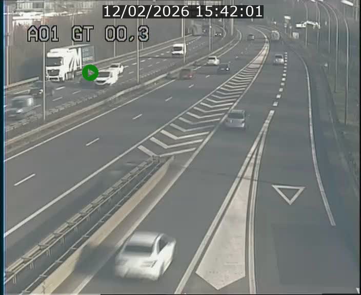 <h2>Traffic live webcam Luxembourg Croix de Gasperich - A1 direction Kirchberg - BK 0.3</h2>