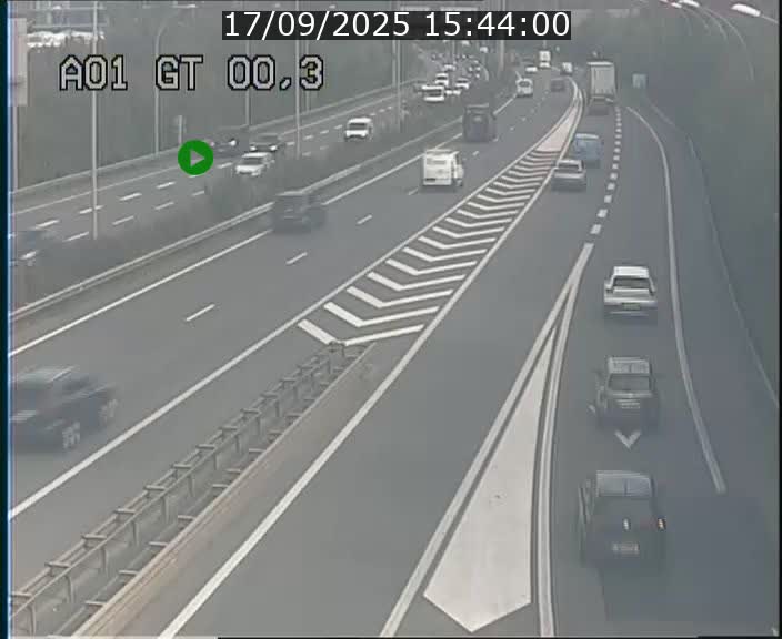 <h2>Traffic live webcam Luxembourg Croix de Gasperich - A1 direction Kirchberg - BK 0.3</h2>