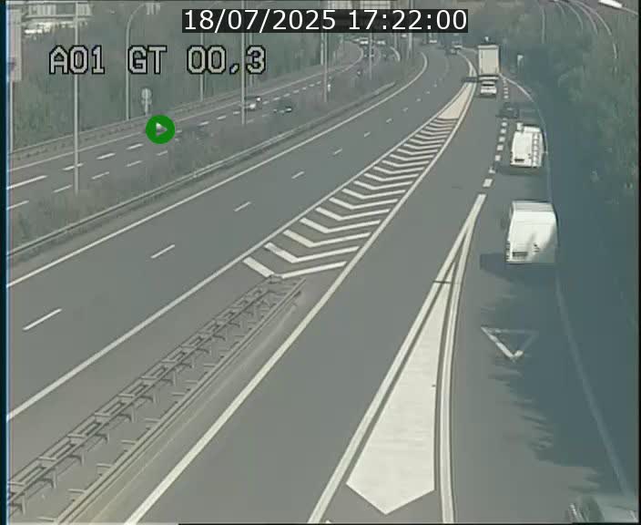 <h2>Traffic live webcam Luxembourg Croix de Gasperich - A1 direction Kirchberg - BK 0.3</h2>